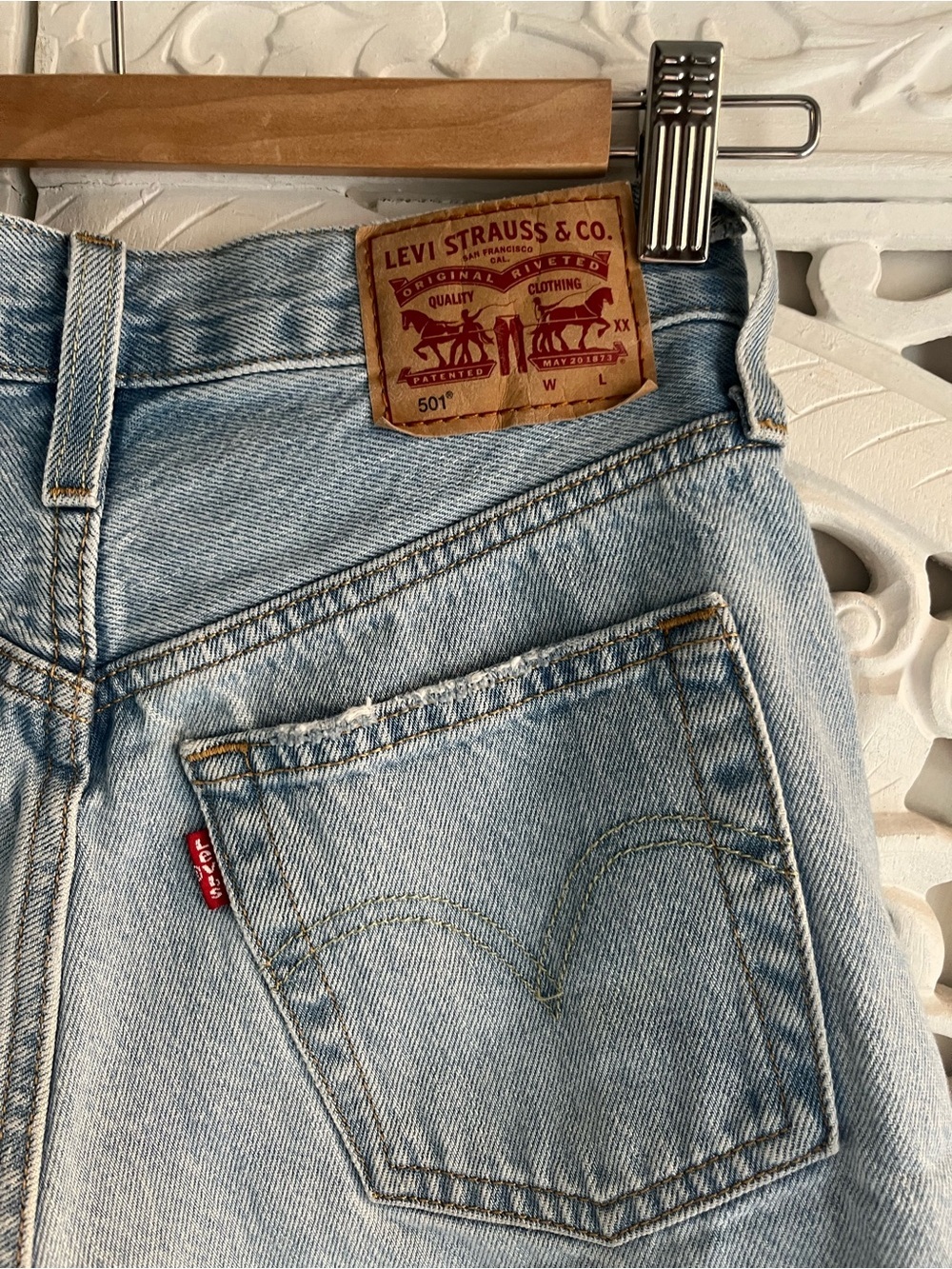 Levi’s 501 Original High Rise Cut Off Denim Shorts Light Wash W23 - Picture 3 of 6